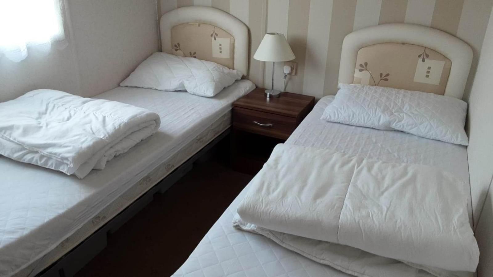 S265 3 Bed Caravan Golden Palm . Campsite *