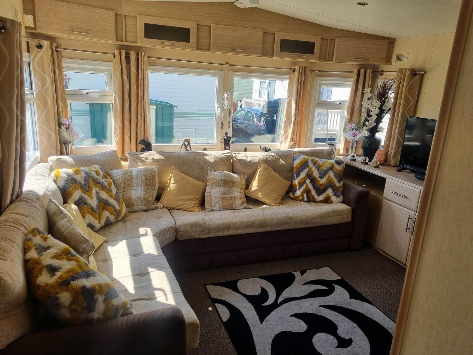 Campsite S265 3 Bed Caravan Golden Palm . *