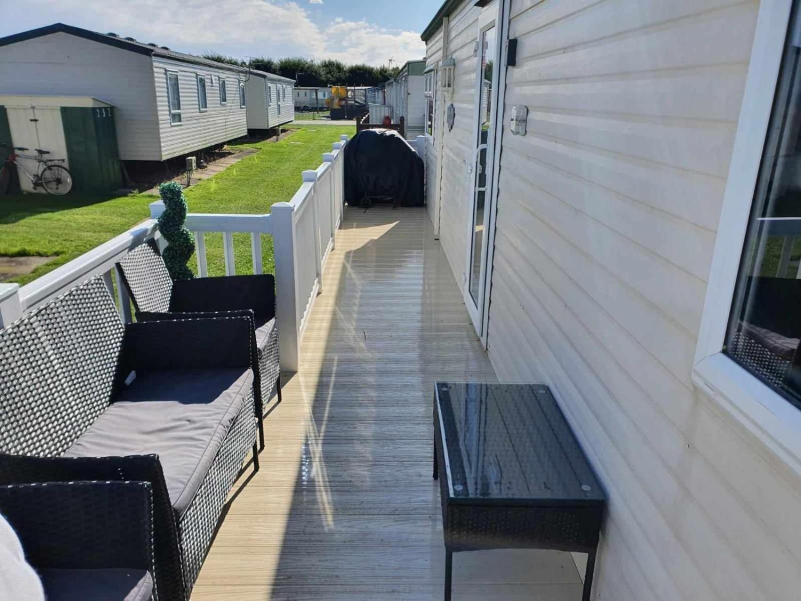 S265 3 Bed Caravan Golden Palm . Campsite
